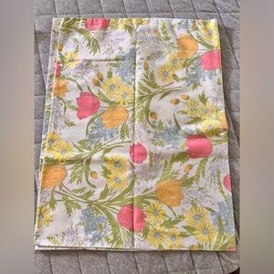 VINTAGE 60s Dan River Dantrel No Iron Muslin 2 Regular Sized Floral Pillowcases